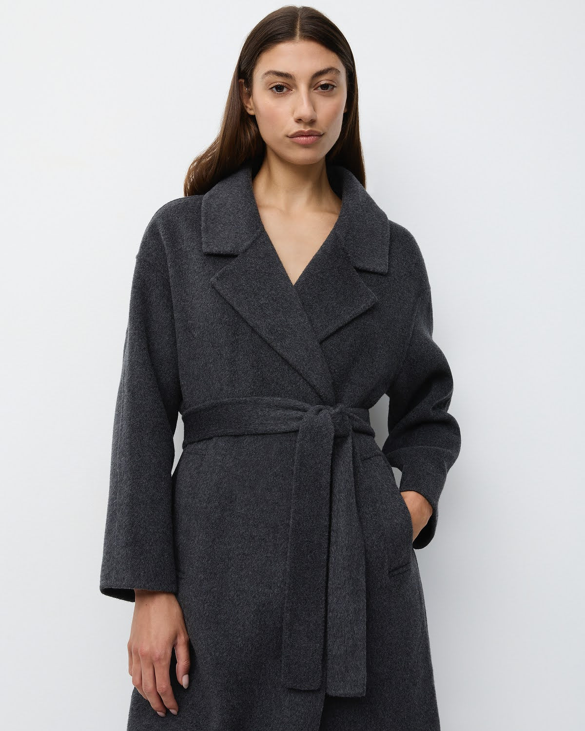 THE LONDON COAT – THE CURATED