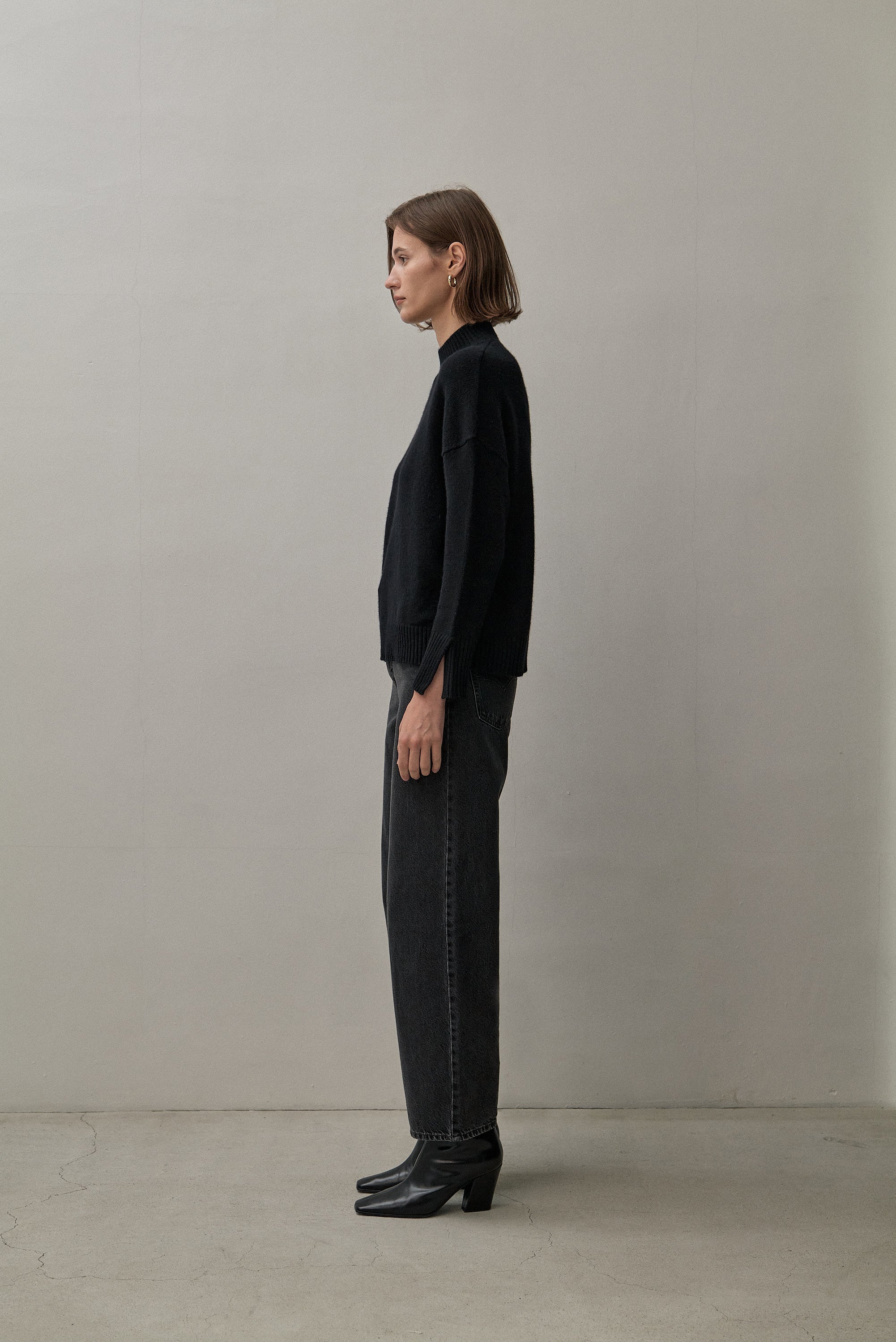 The Mock Neck Sweater Black | Cashmere Knit | The Curated AU – THE